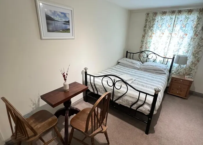 Cozy Room With A Comfy Double Bed