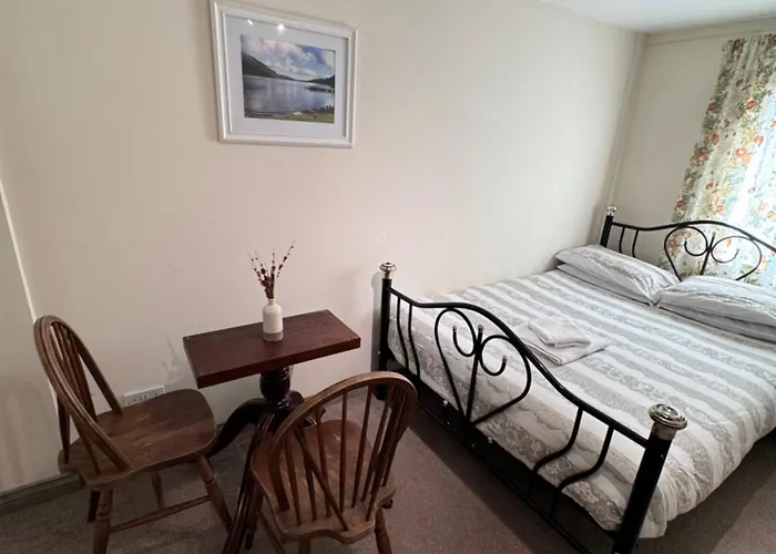 Cozy Room With A Comfy Double Bed